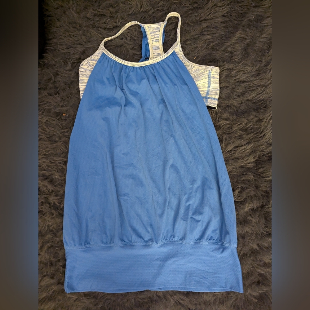 Lululemon tank top w bra